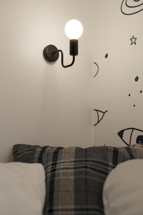 Wall lamp VECTOR black + 1X LED bulb E27 3000K 7W 760lm